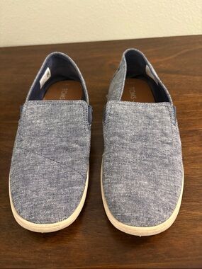 Toms Men's Gray Chambray Slip-On Loafers